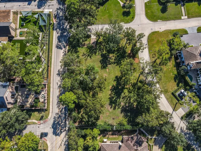 $2,500,000 | 695 Rocky River Road, Houston, TX 77056