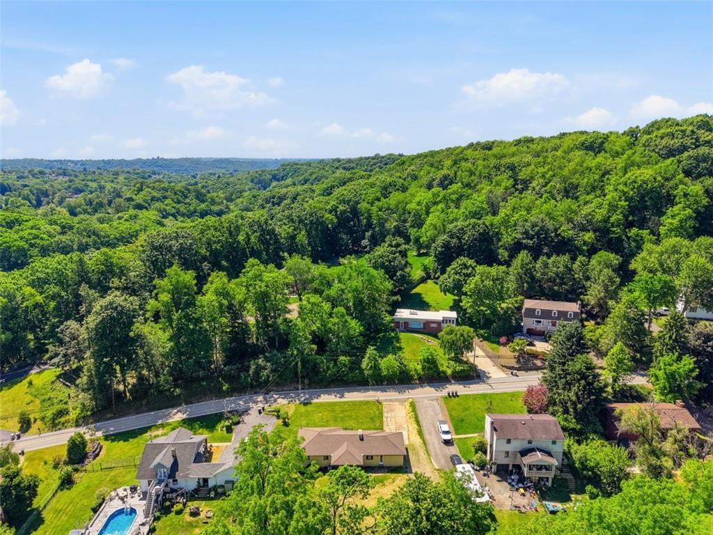 524 McElheny Road Glenshaw, PA 15116 - Photo 37 of 41 a view of a swimming pool with a yard