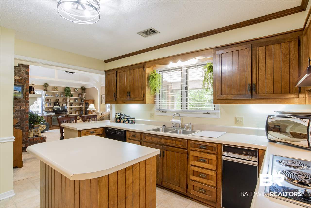 113 Fernway Drive Atmore, AL 36502 - Photo 11 of 25 Kitchen