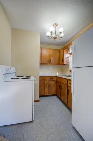 $995 | 634 Hays Street, Unit 1R, Rockdale, IL 60436