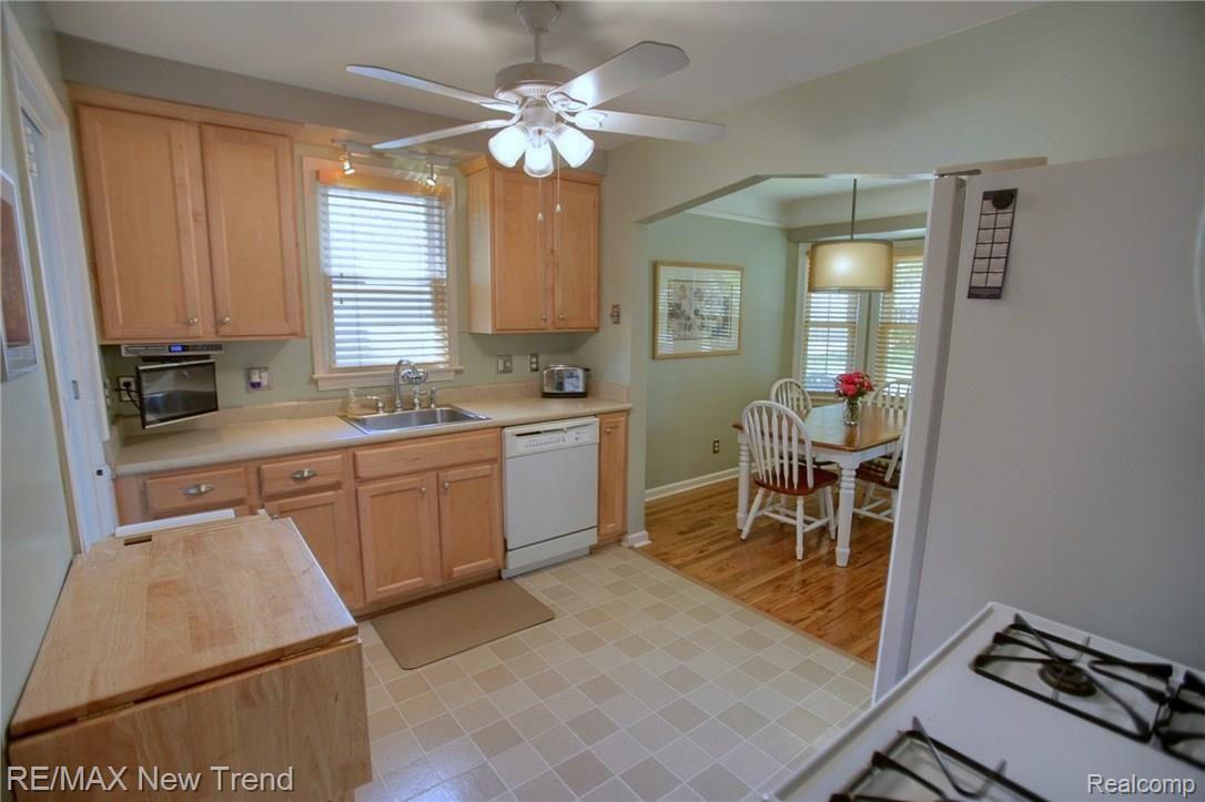 2848 Kenmore Road Berkley, MI 48072 - Photo 6 of 25 Kitchen_2nd_View.jpg
