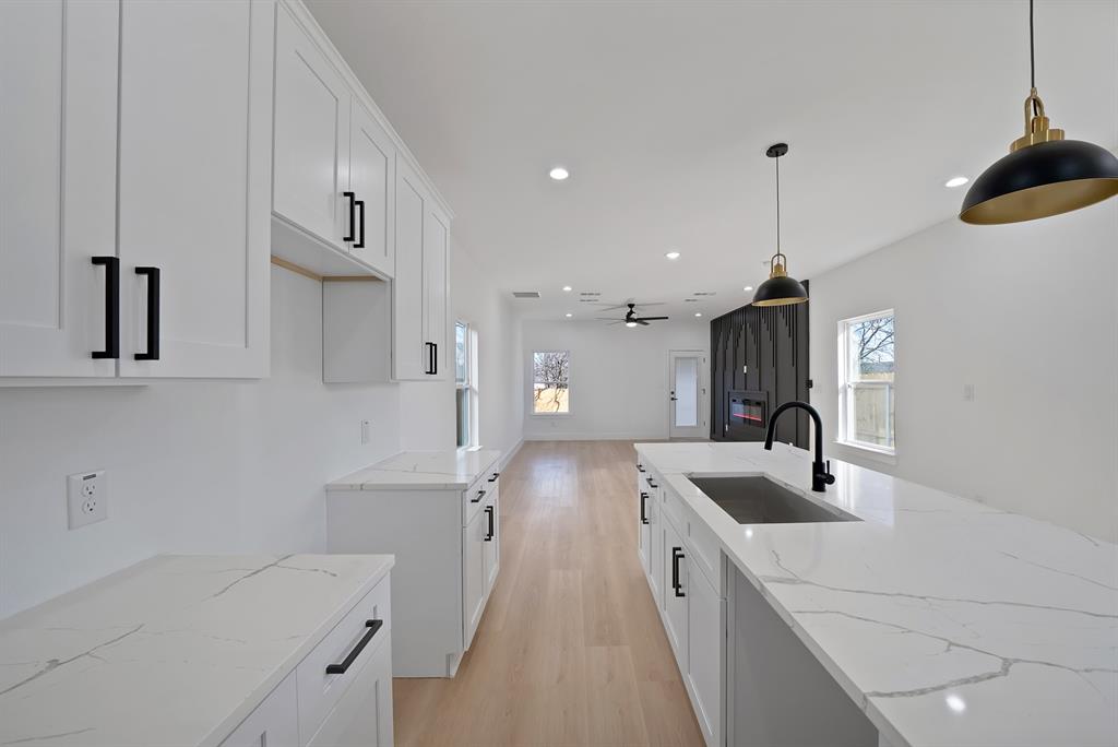 4228 Aztec Drive Dallas, TX 75216 - Photo 12 of 35