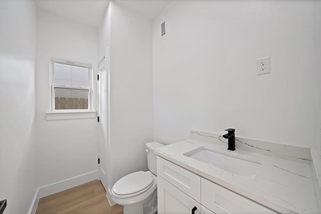 4228 Aztec Drive Dallas, TX 75216 - Photo 19 of 35