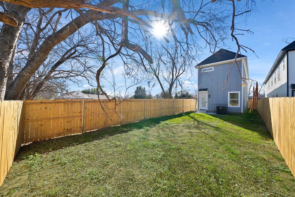 4228 Aztec Drive Dallas, TX 75216 - Photo 31 of 35