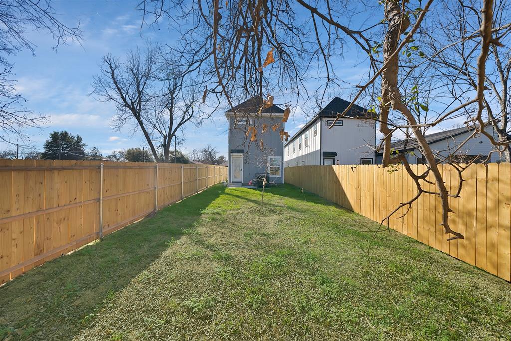 4228 Aztec Drive Dallas, TX 75216 - Photo 33 of 35