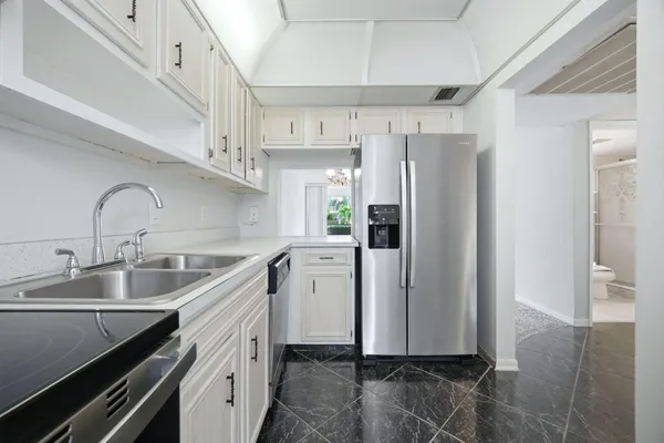 $170,000 | 4500 North Federal Highway, Unit 125C, Lighthouse Point, FL 33064
