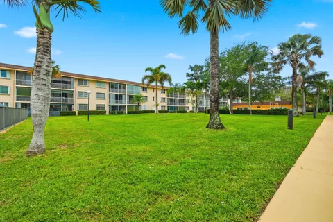 $170,000 | 4500 North Federal Highway, Unit 125C, Lighthouse Point, FL 33064