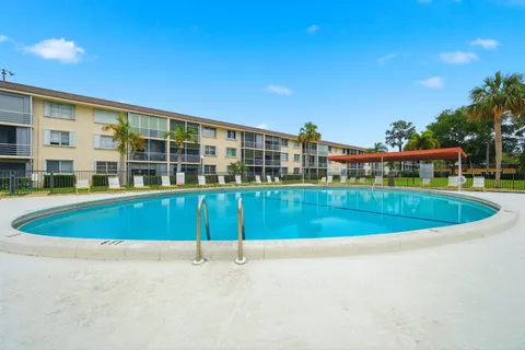 $170,000 | 4500 North Federal Highway, Unit 125C, Lighthouse Point, FL 33064