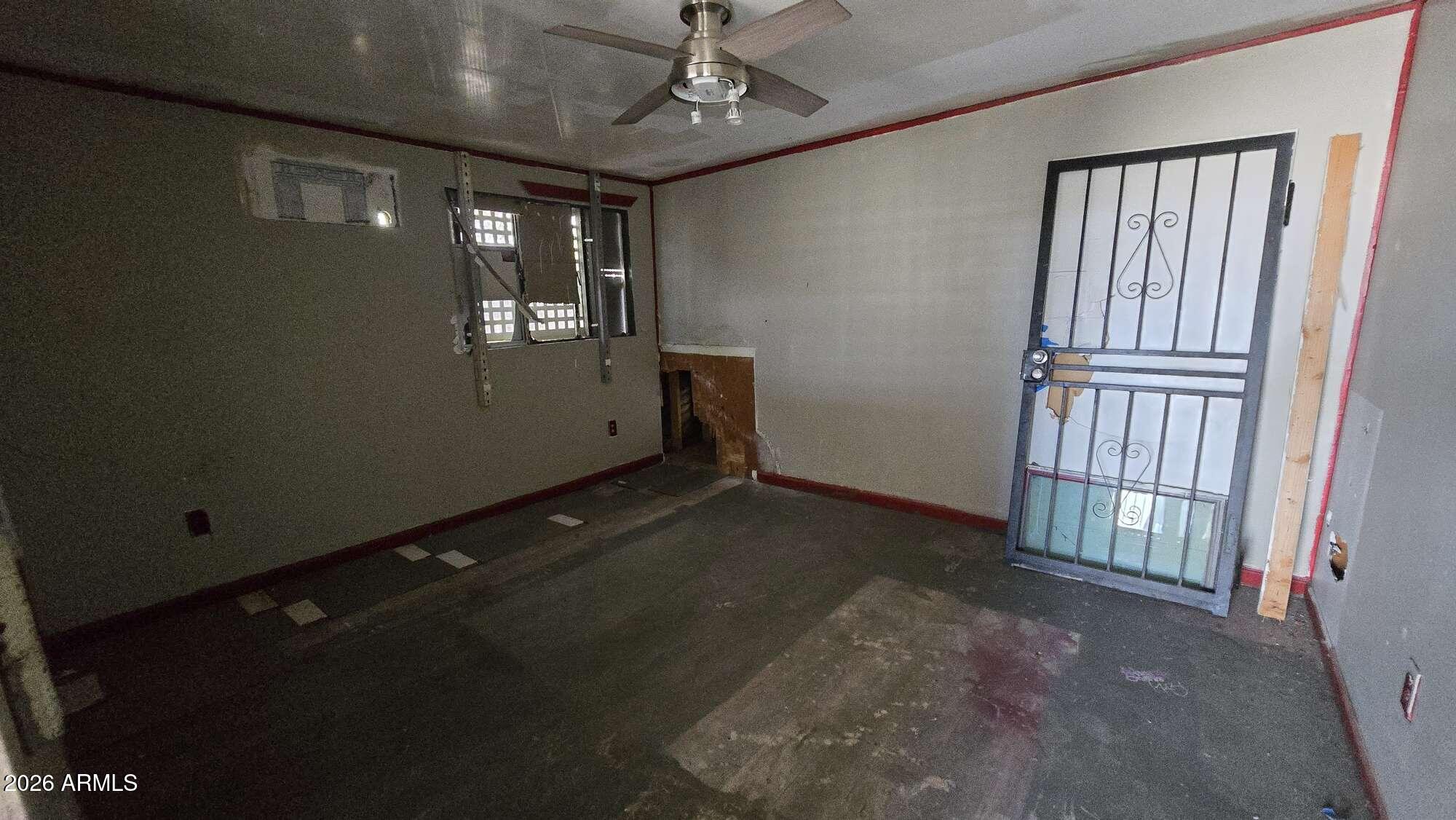 834 West Osborn Road Phoenix, AZ 85013 - Photo 45 of 45 a view of an empty room with a window