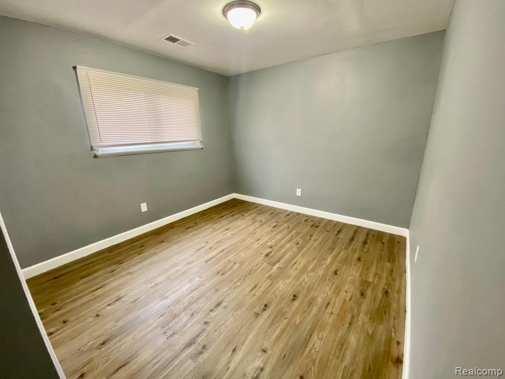 9145 Decatur Street Detroit, MI 48228 - Photo 10 of 21