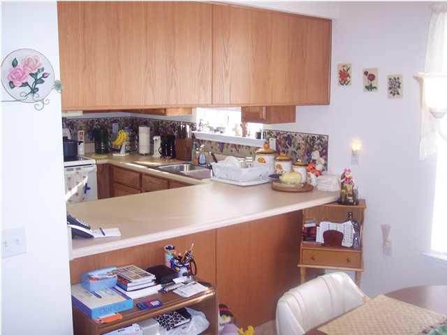 1098 Brownfield Road Pensacola, FL 32526 - Photo 7 of 16 Eat at bar. Room for 4 stools.