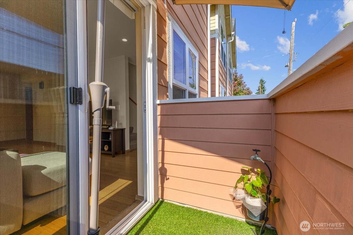 1719 Southwest Henderson Street Seattle, WA 98106 - Photo 20 of 22