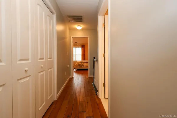 $479,999 | 1210 Hawthorn Way, New Windsor, NY 12553