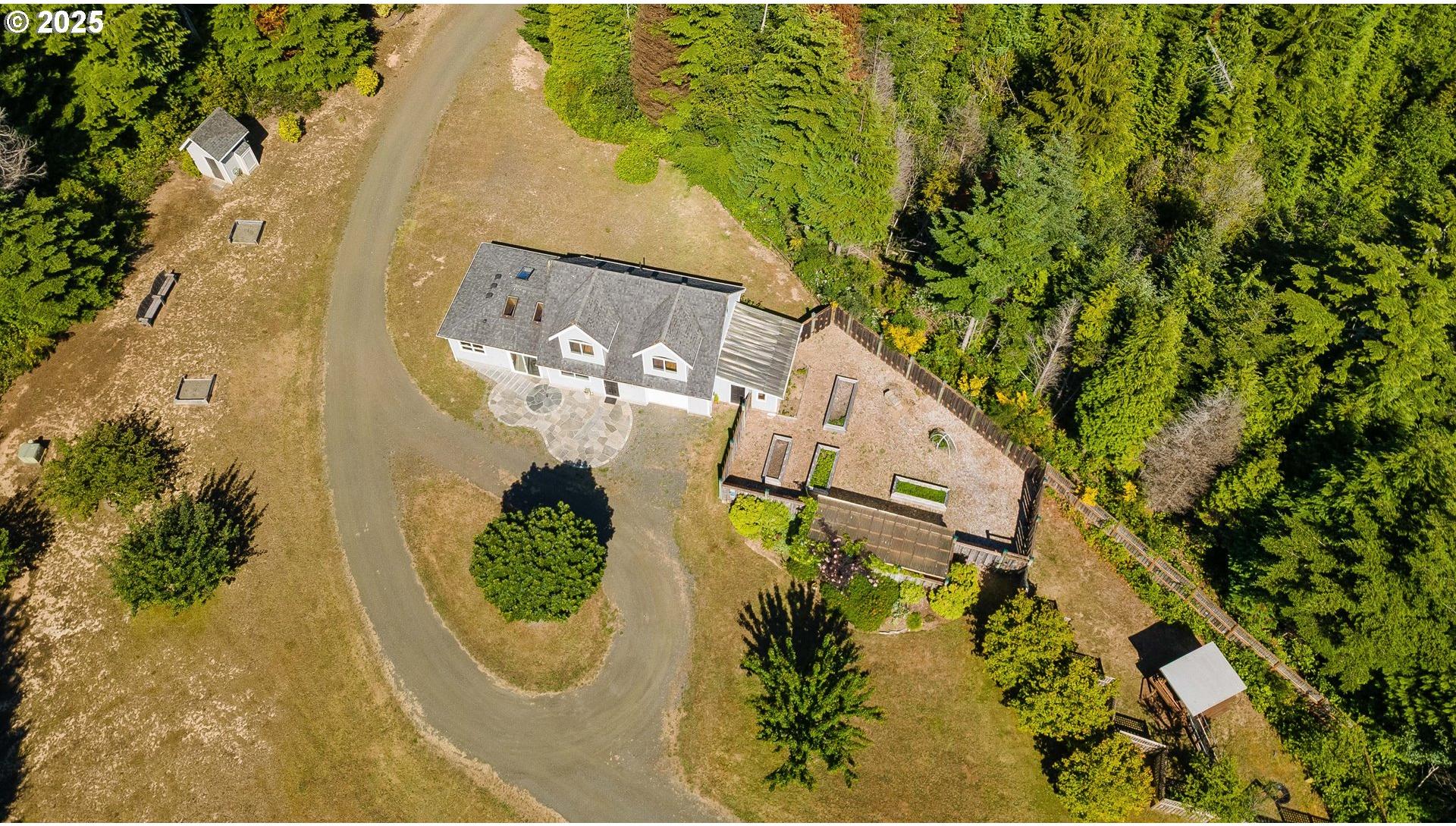 62560 Crown Point Road Coos Bay, OR 97420 - Photo 6 of 48 Gallery Image 6