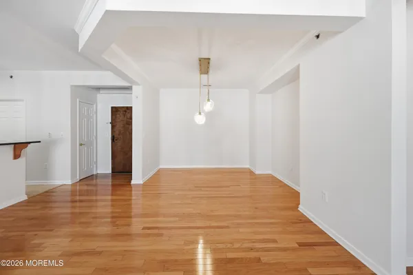 $3,995 | 33 Cooper Avenue, Unit 409, Long Branch, NJ 07740