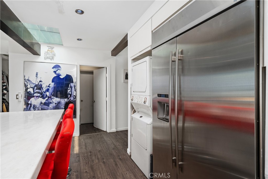 7241 Woodrow Wilson Drive Los Angeles, CA 90068 - Photo 15 of 43