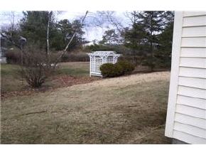 4 Logan Road Nashua, NH 03063 - Photo 3 of 5