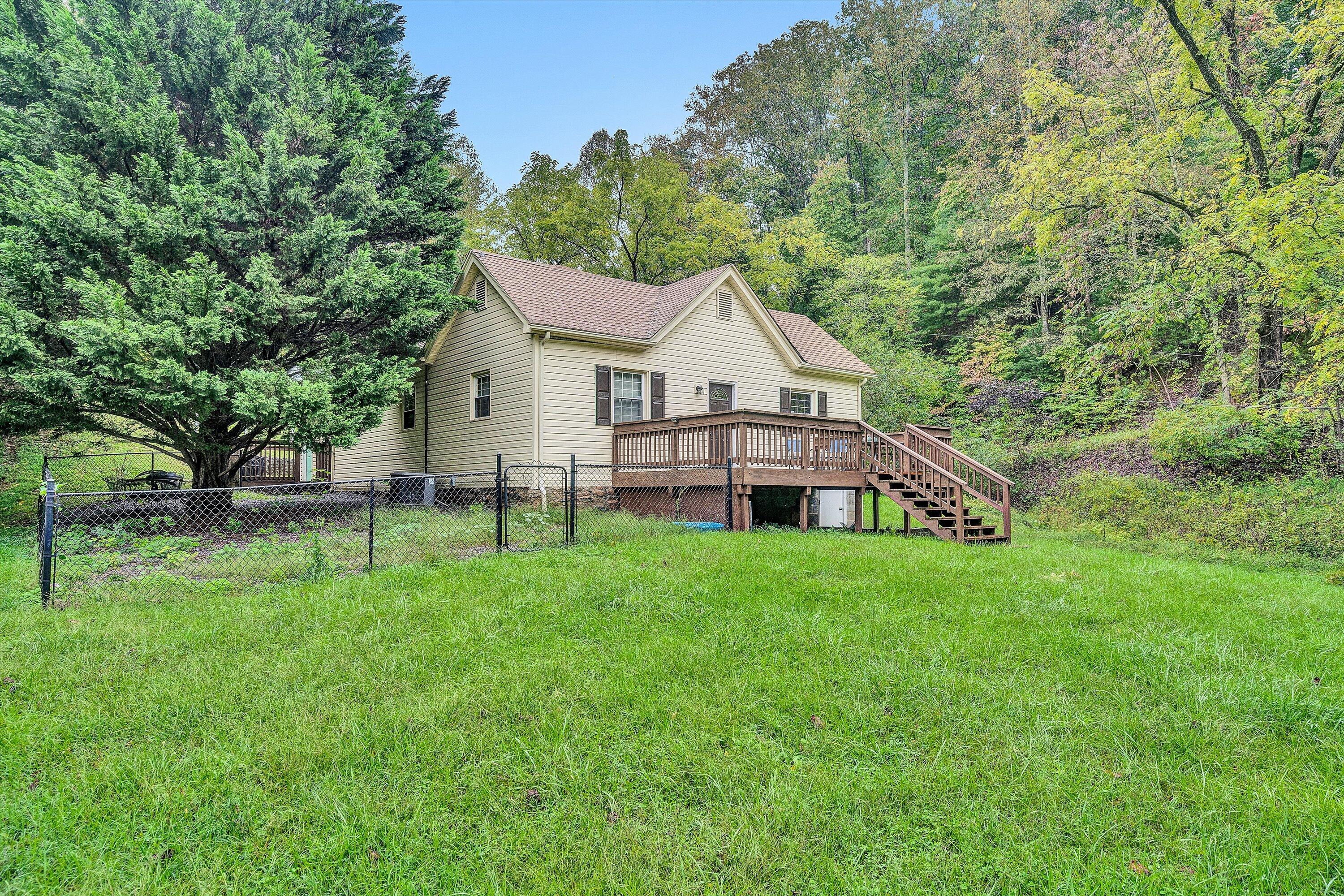 7528 Webb Road Boones Mill, VA 24065 - Photo 2 of 16 02-DSC05548