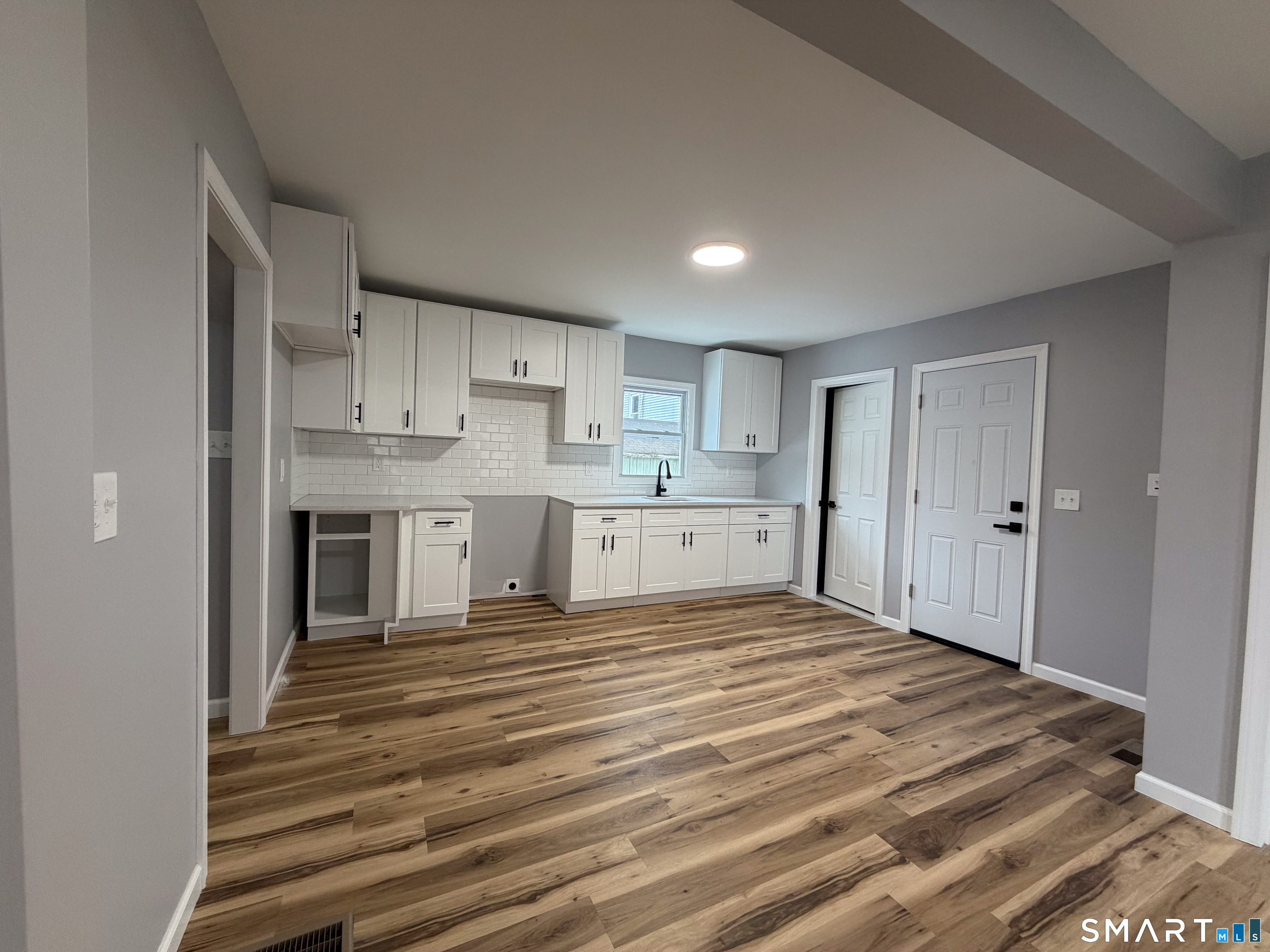 228 Holly Street Bridgeport, CT 06607 - Photo 17 of 25