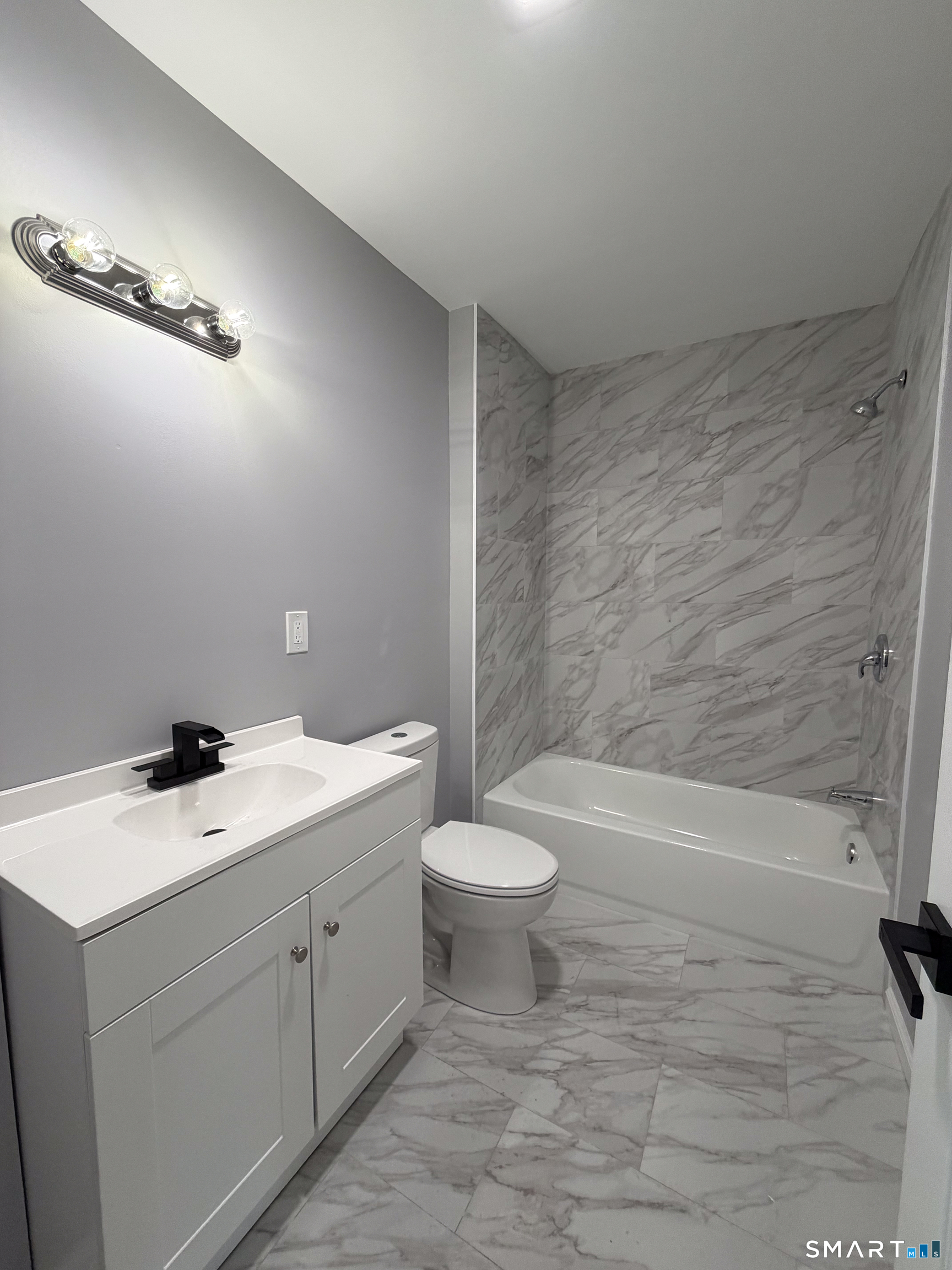 228 Holly Street Bridgeport, CT 06607 - Photo 22 of 25