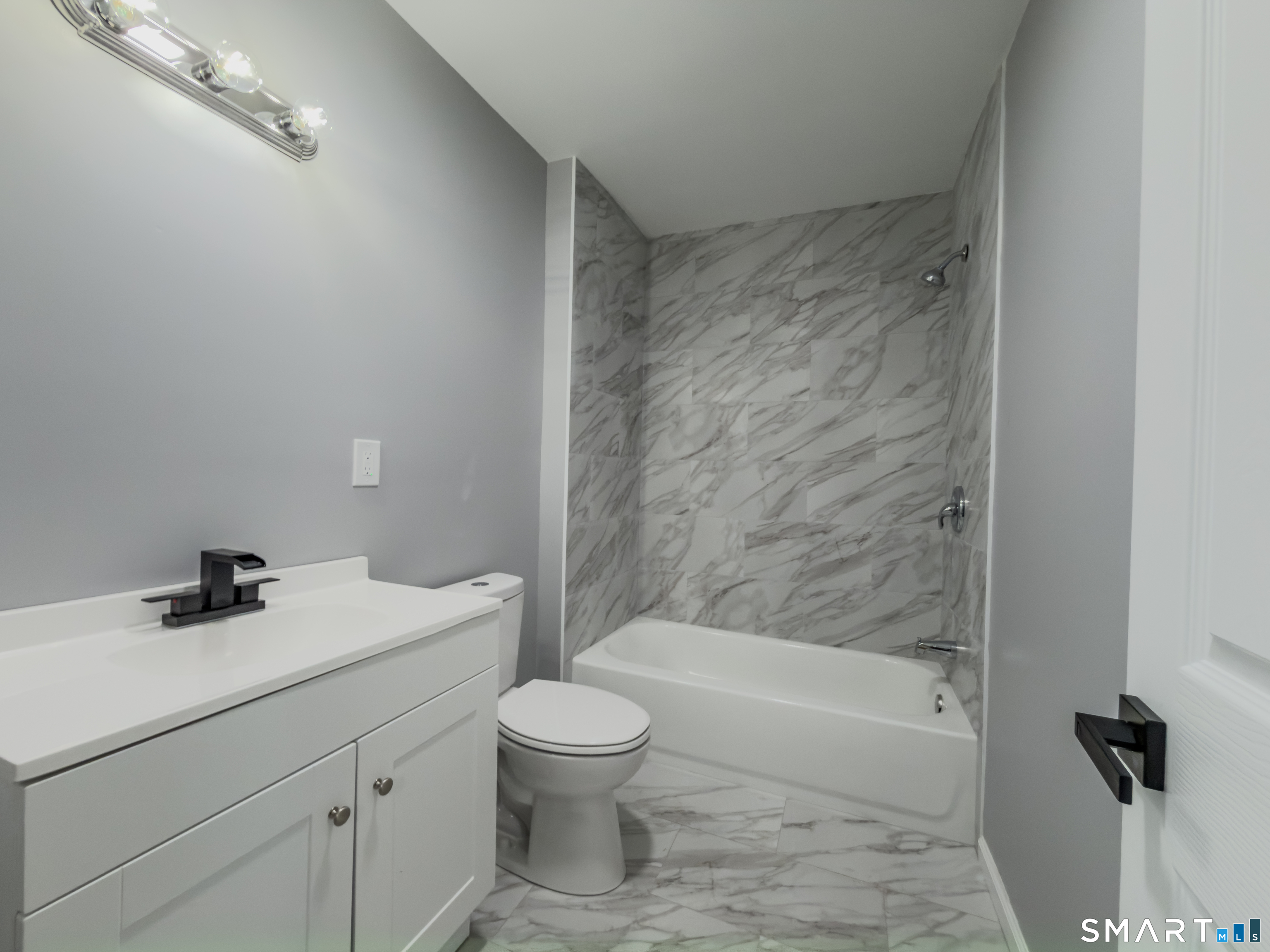 228 Holly Street Bridgeport, CT 06607 - Photo 24 of 25