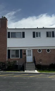 $375,000 | 8501 Linder Court, Skokie, IL 60077