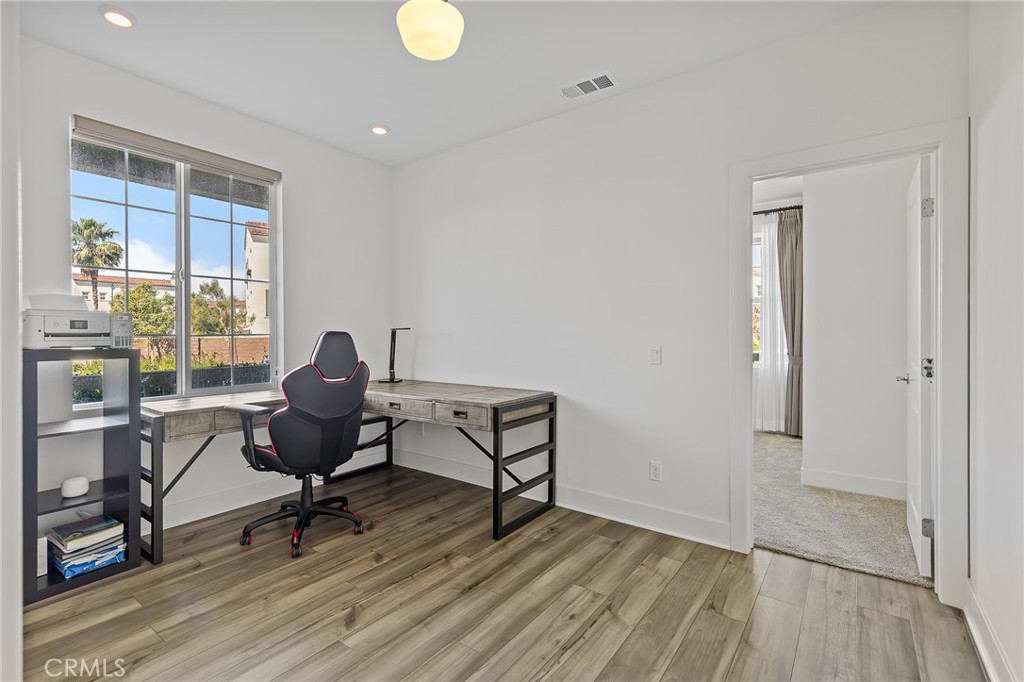 8691 Innovation Street Chino, CA 91708 - Photo 12 of 67 Primary suite downstairs