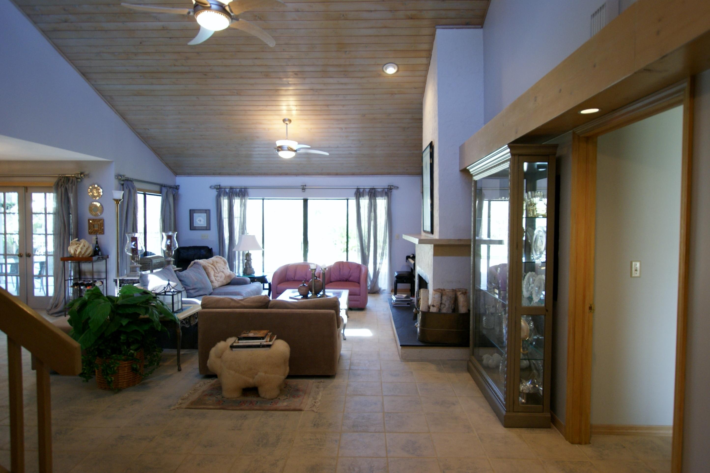 6205 Wood Lake Road Jupiter, FL 33458 - Photo 4 of 39 Living Room