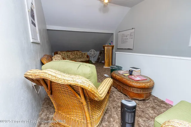 a view of entryway with microwave