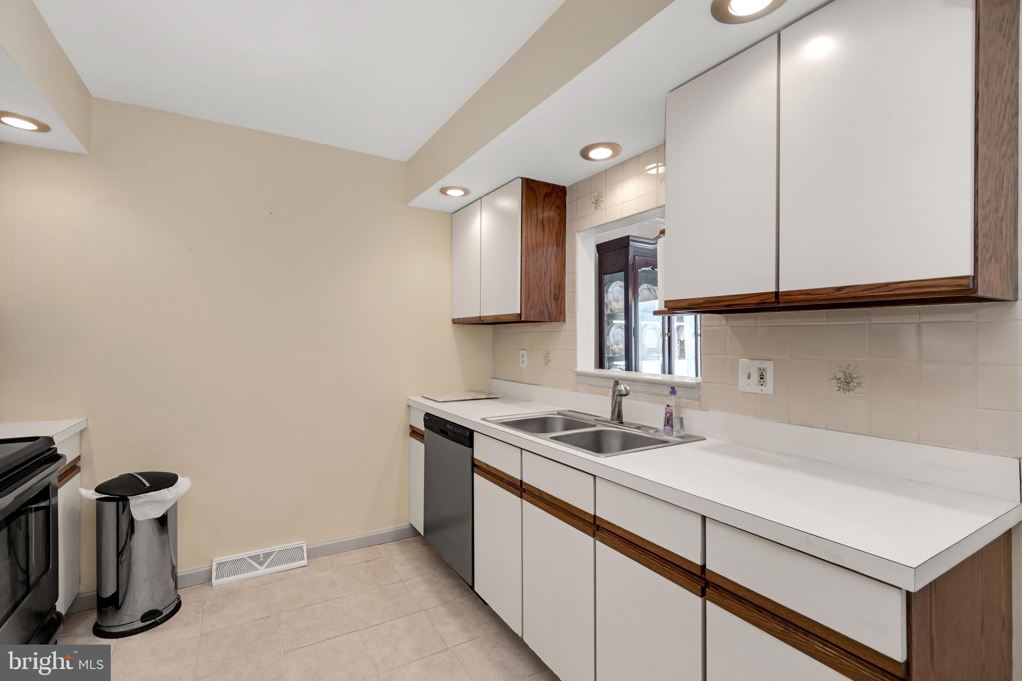 1826 Barley Road, Unit 13 York, PA 17408 - Photo 14 of 28 Gallery Image 14
