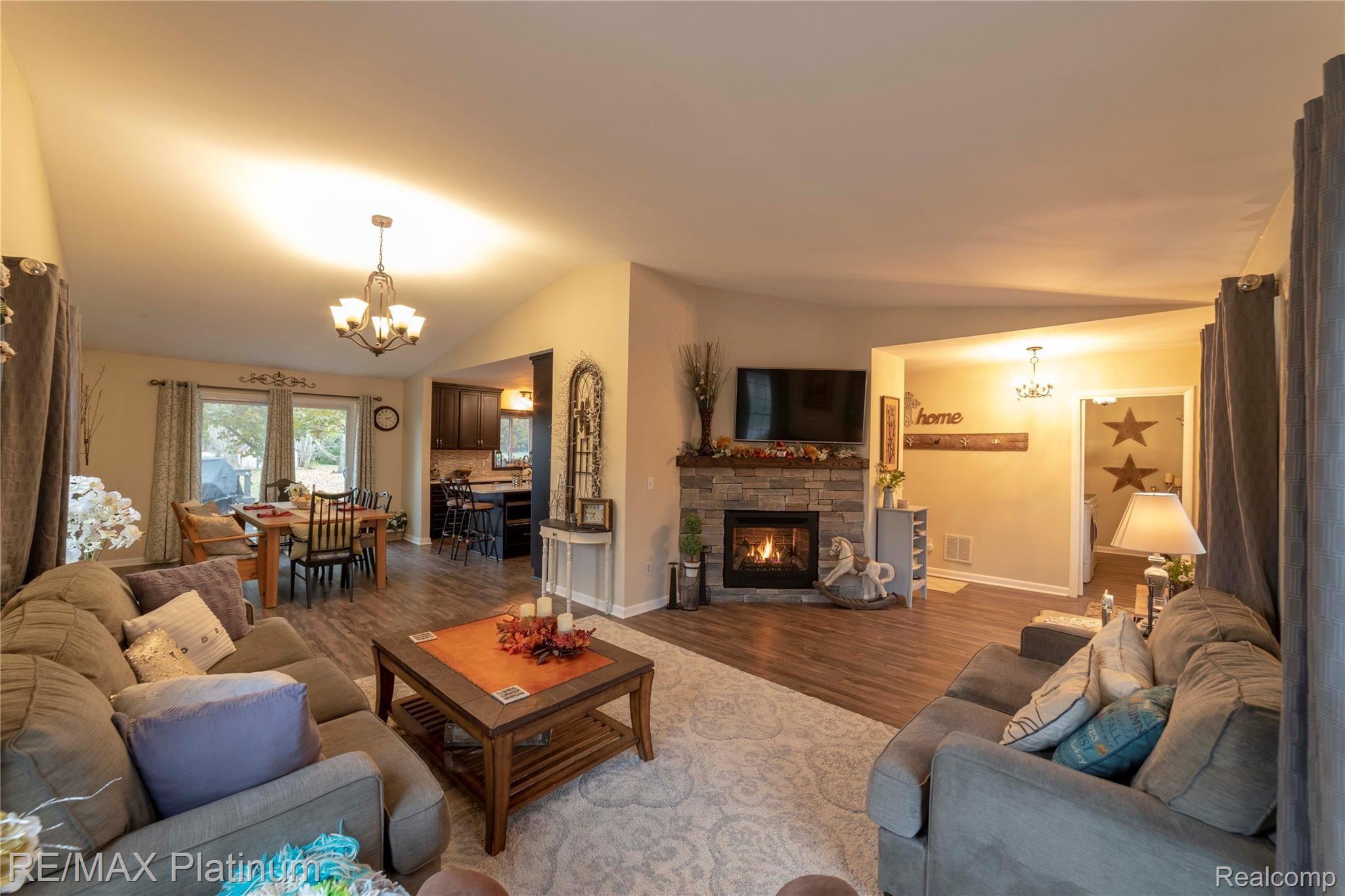 8142 Bishop Road Brighton, MI 48116 - Photo 8 of 21 Living Space 3.jpg