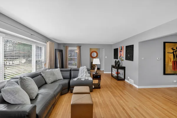 $305,000 | 20869 Greenwood Drive, Olympia Fields, IL 60461