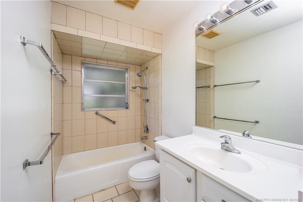 2553 Wide River Cove Stuart, FL 34994 - Photo 18 of 24 Second Bathroom