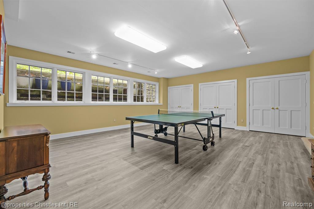 1041 Greentree Road Bloomfield Hills, MI 48304 - Photo 51 of 70