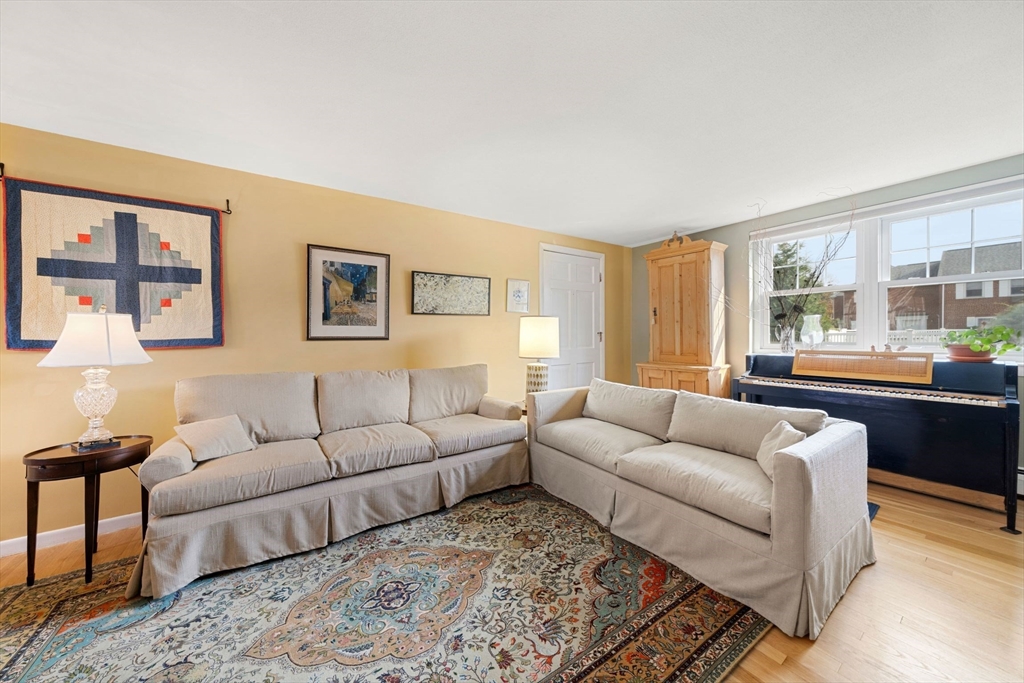 71 Emerson Gardens Road, Unit 71 Lexington, MA 02420 - Photo 6 of 11 Gallery Image 6