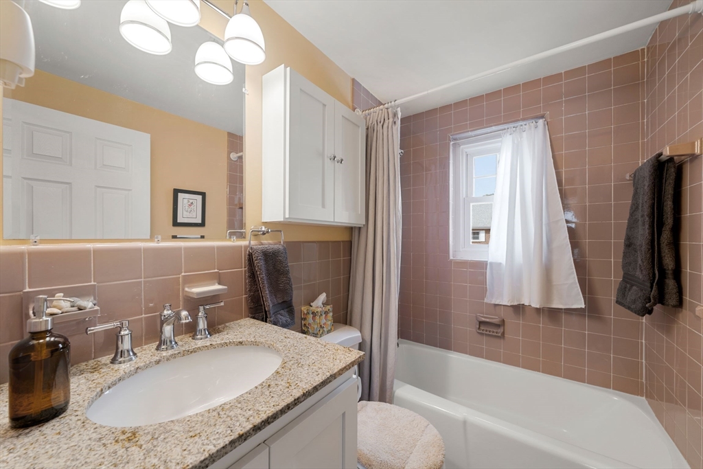 71 Emerson Gardens Road, Unit 71 Lexington, MA 02420 - Photo 8 of 11 Gallery Image 8