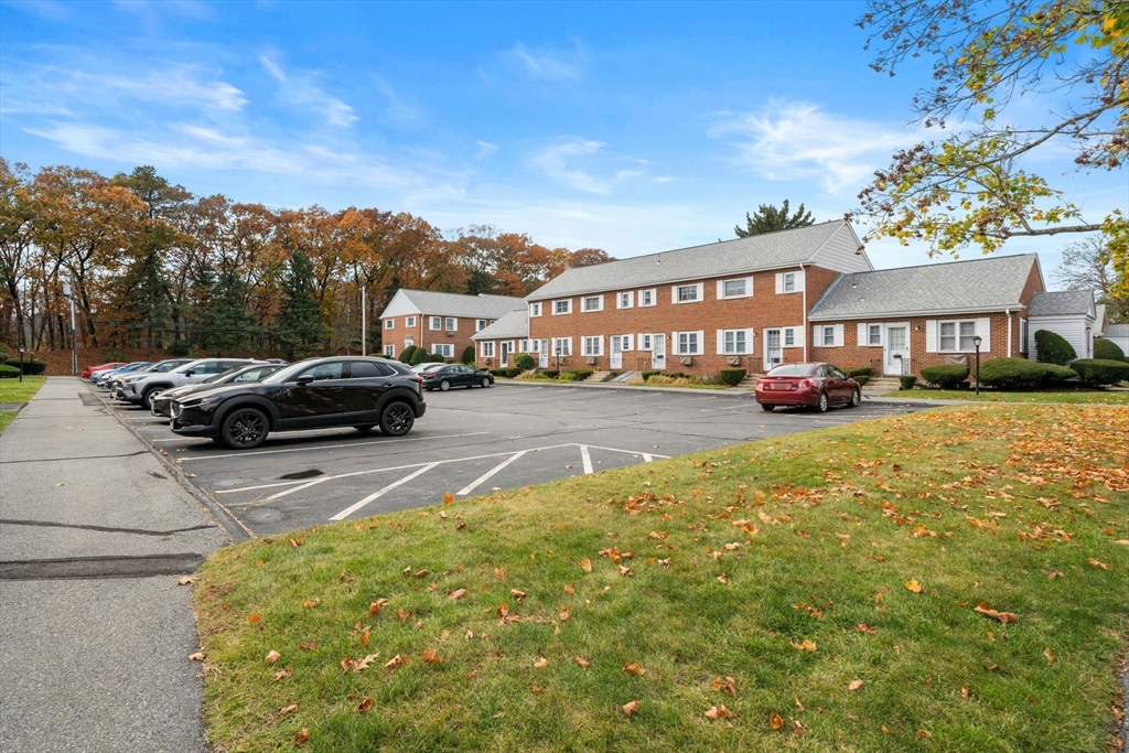 71 Emerson Gardens Road, Unit 71 Lexington, MA 02420 - Photo 10 of 11 Gallery Image 10