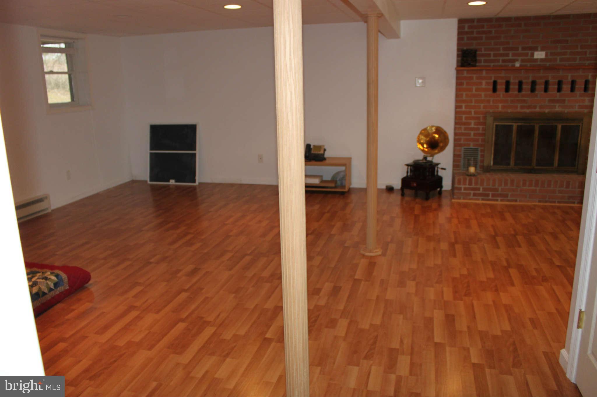 12840 Bikle Road Smithsburg, MD 21783 - Photo 11 of 14 Family Room 2