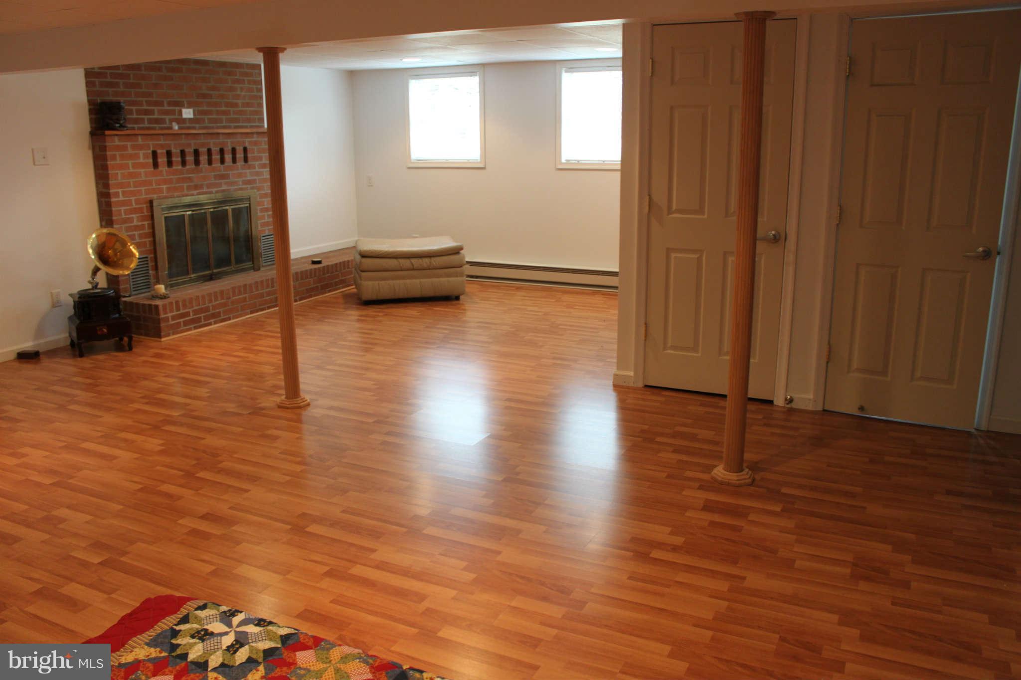 12840 Bikle Road Smithsburg, MD 21783 - Photo 12 of 14 Family Room
