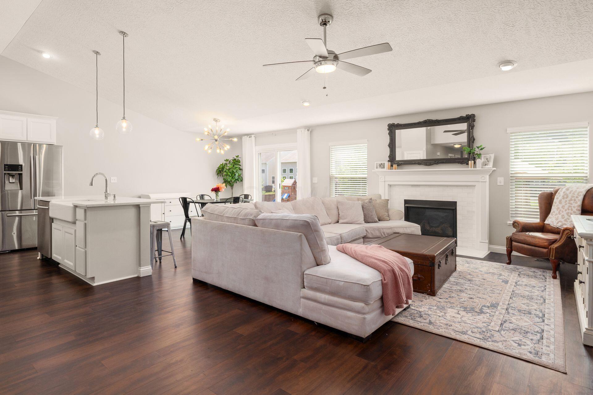 3927 Trail Ridge Drive Columbus, OH 43228 - Photo 10 of 54 Great Room