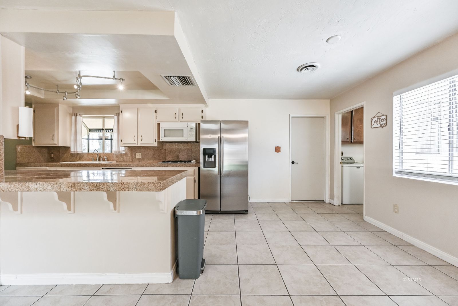 601 Las Posas Street Ridgecrest, CA 93555 - Photo 3 of 39