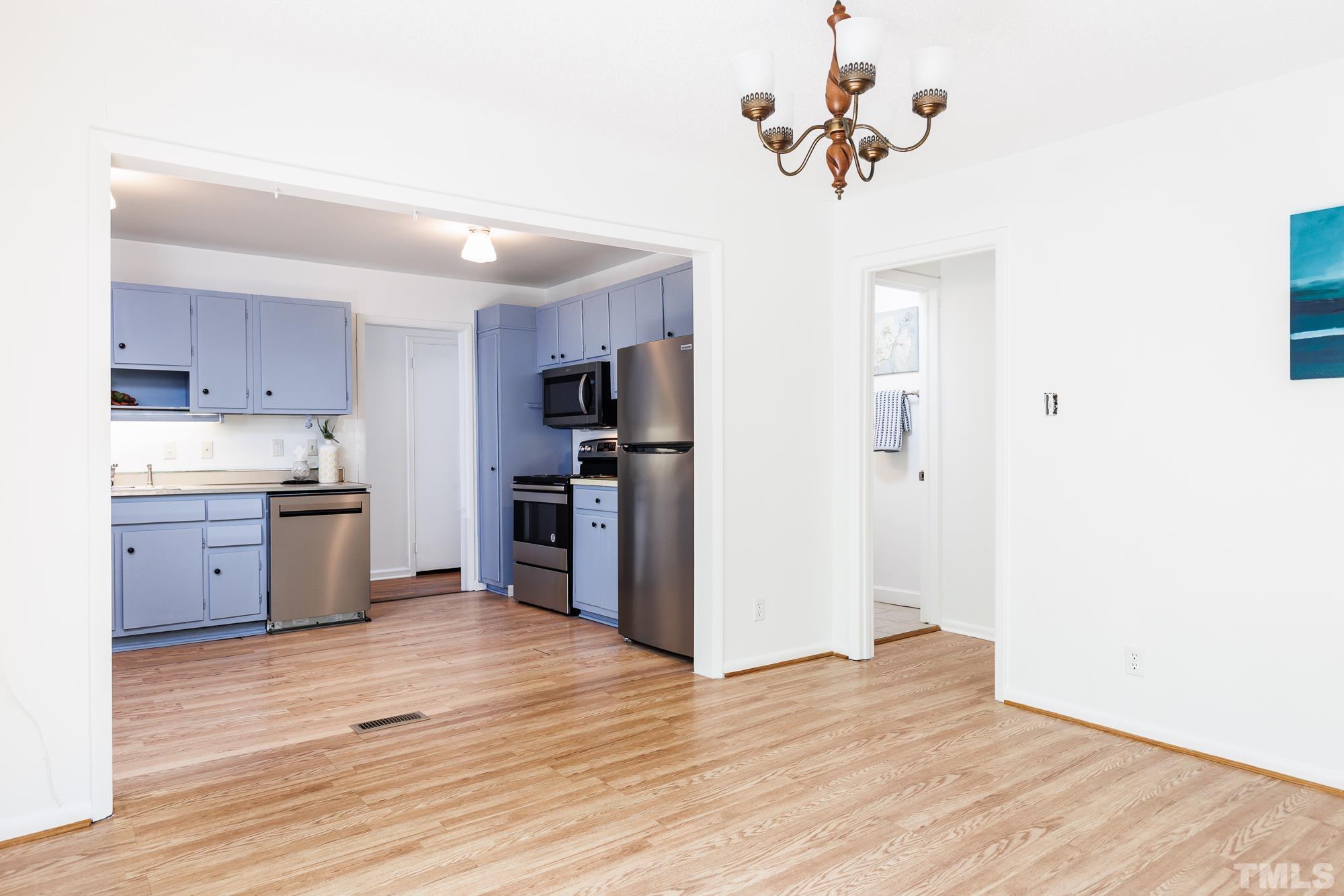 427 Ridgefield Road Chapel Hill, NC 27517 - Photo 13 of 39