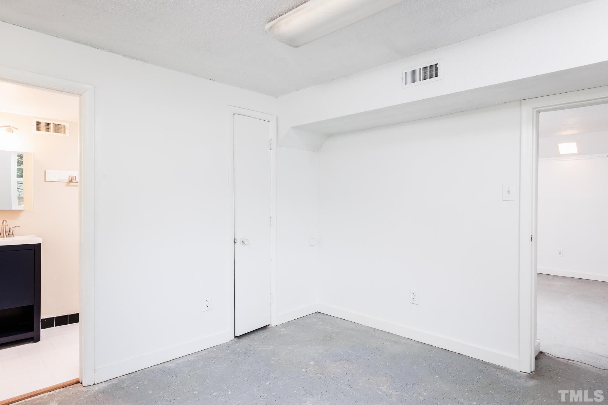 427 Ridgefield Road Chapel Hill, NC 27517 - Photo 29 of 39