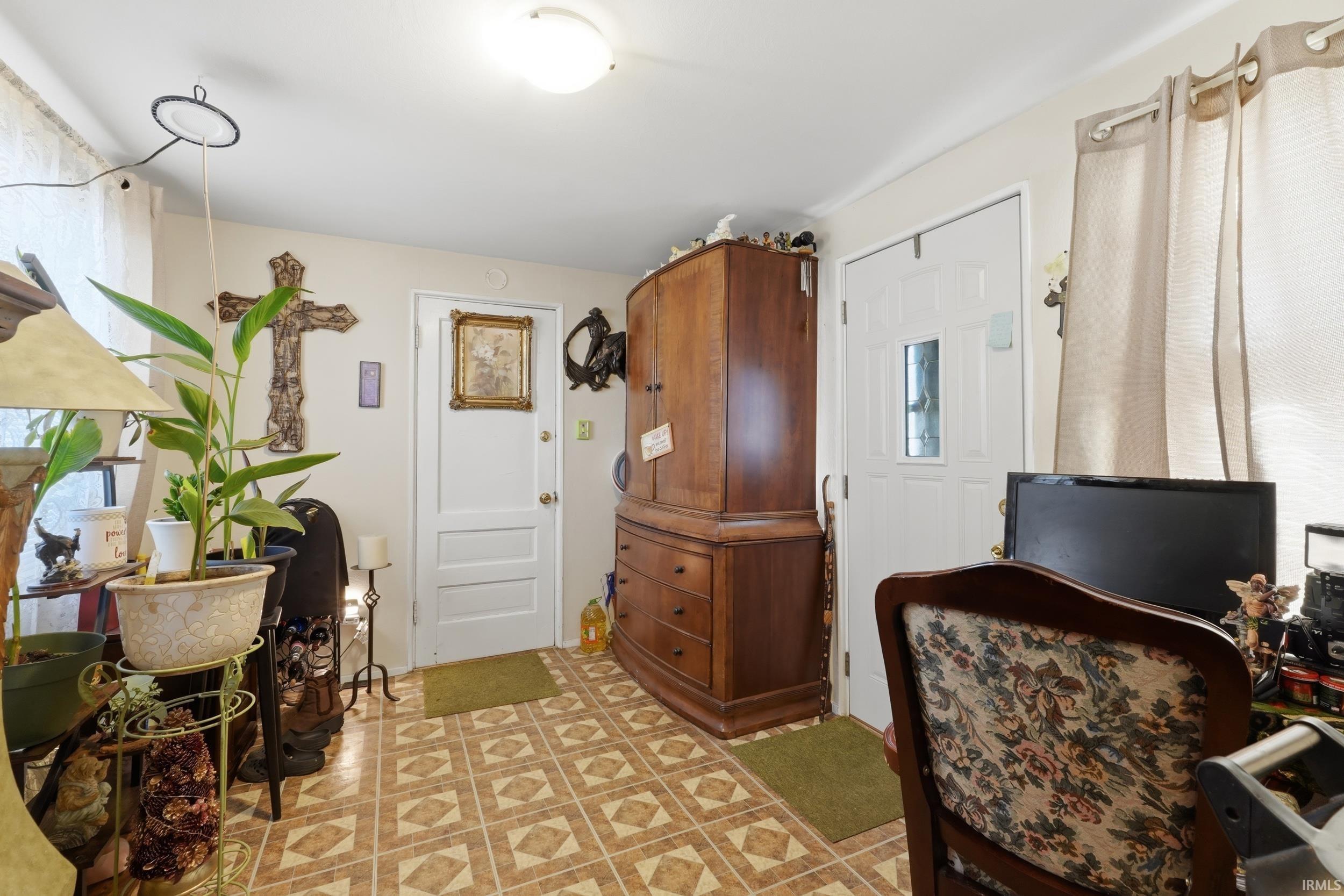 4317 Hessen Cassel Road Fort Wayne, IN 46806 - Photo 19 of 28