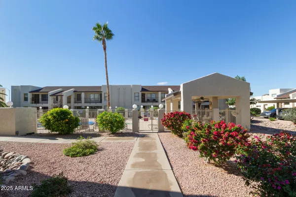 $197,000 | 5518 East Lindstrom Lane, Unit 2016, Mesa, AZ 85215