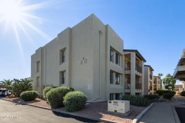 $197,000 | 5518 East Lindstrom Lane, Unit 2016, Mesa, AZ 85215