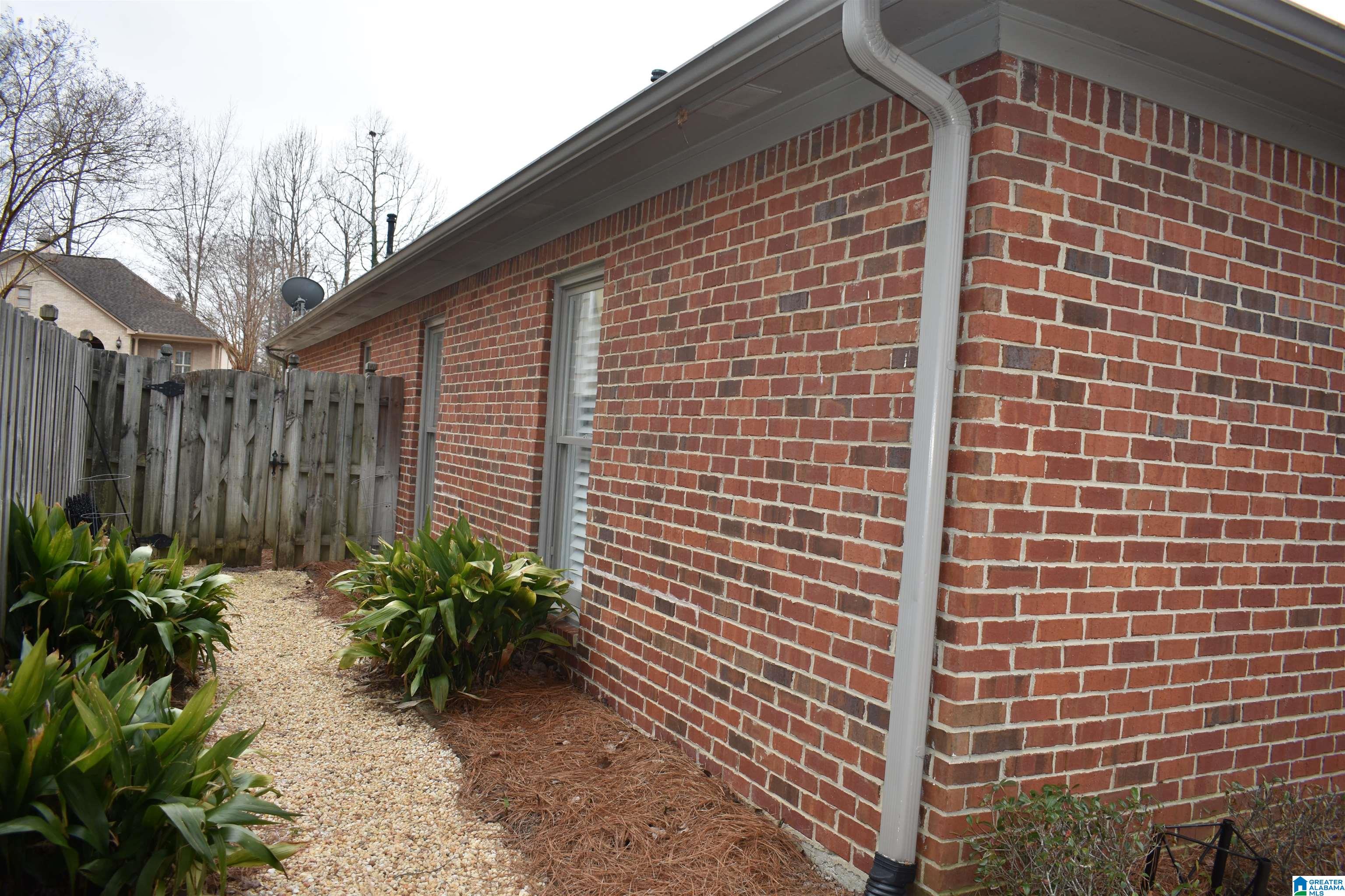 425 Eaton Road Hoover, AL 35242 - Photo 5 of 30