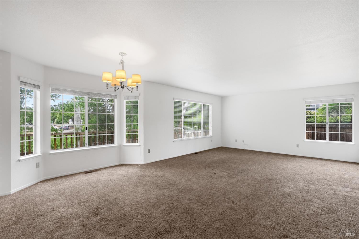 2319 Jennings Avenue Santa Rosa, CA 95401 - Photo 3 of 34