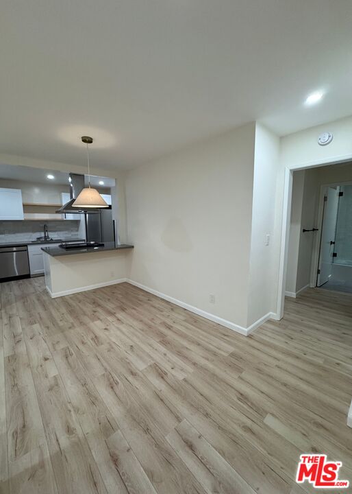 5651 North Sumner Way, Unit 309 Culver City, CA 90230 - Photo 4 of 10