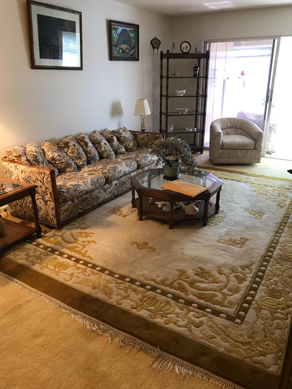 2073 Exeter, Unit E Boca Raton, FL 33434 - Photo 19 of 27 a living room with furniture